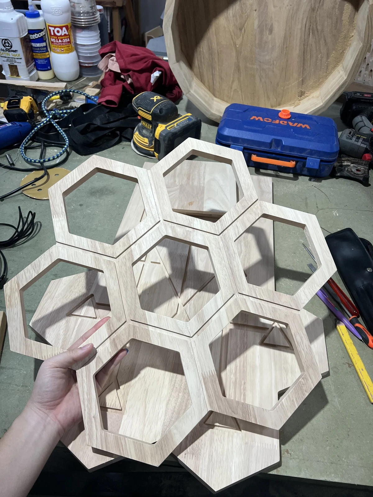 Assembling honeycomb tile modules